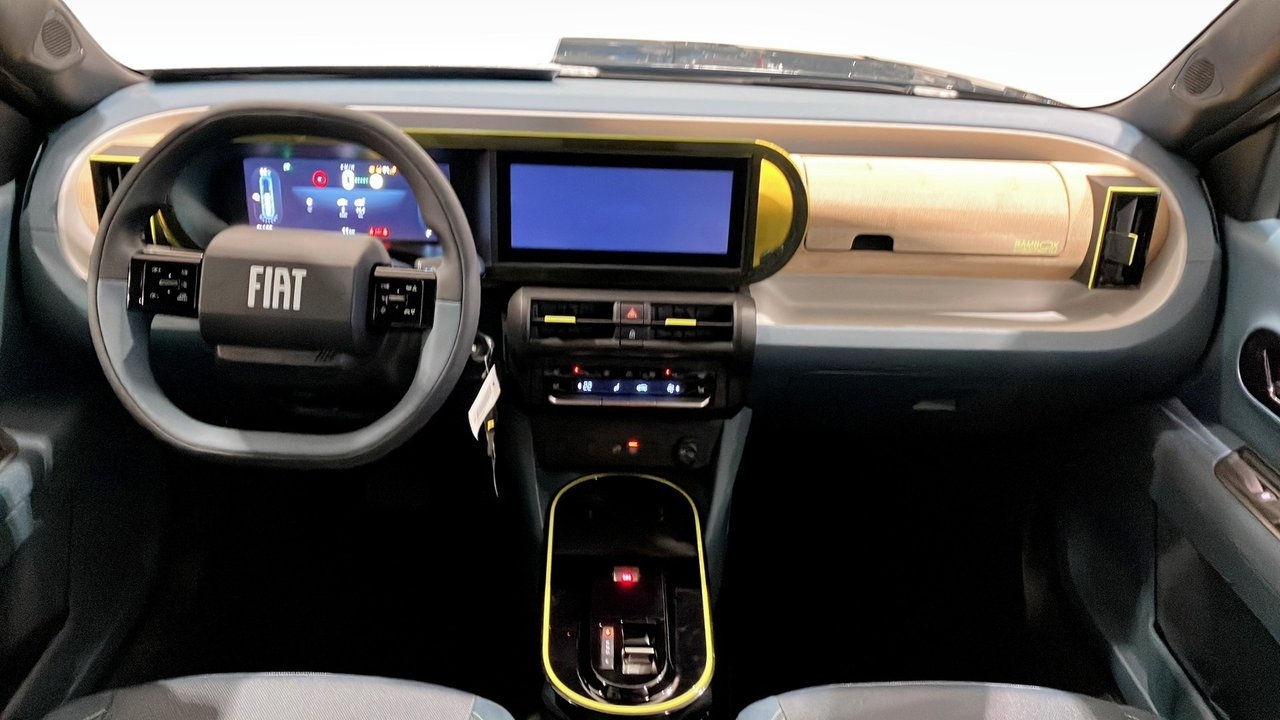 Fiat Panda GRANDE ELECTRIC LA PRIMA 2025, bild 4/9