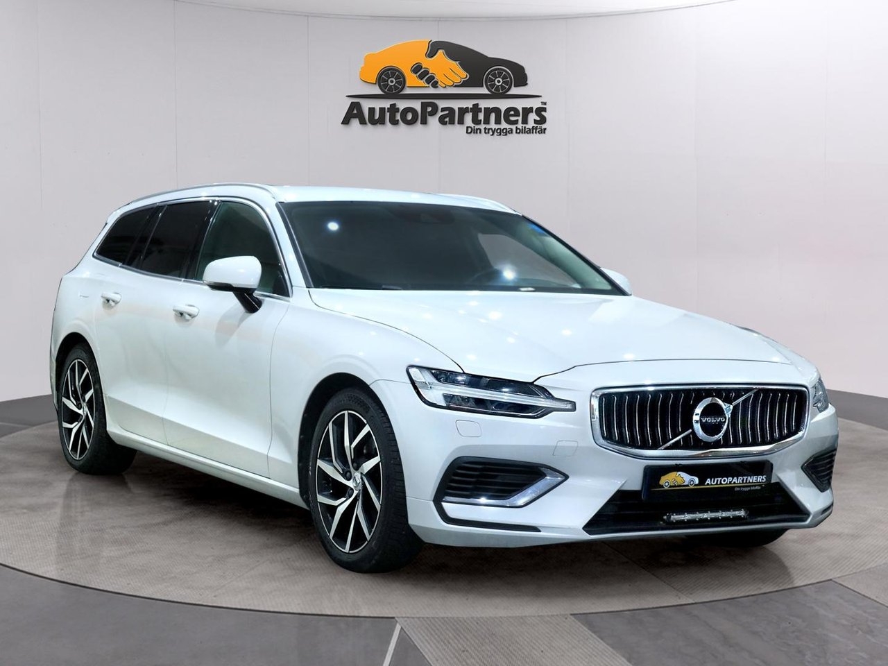 Volvo V60 2022, kuva 4/36
