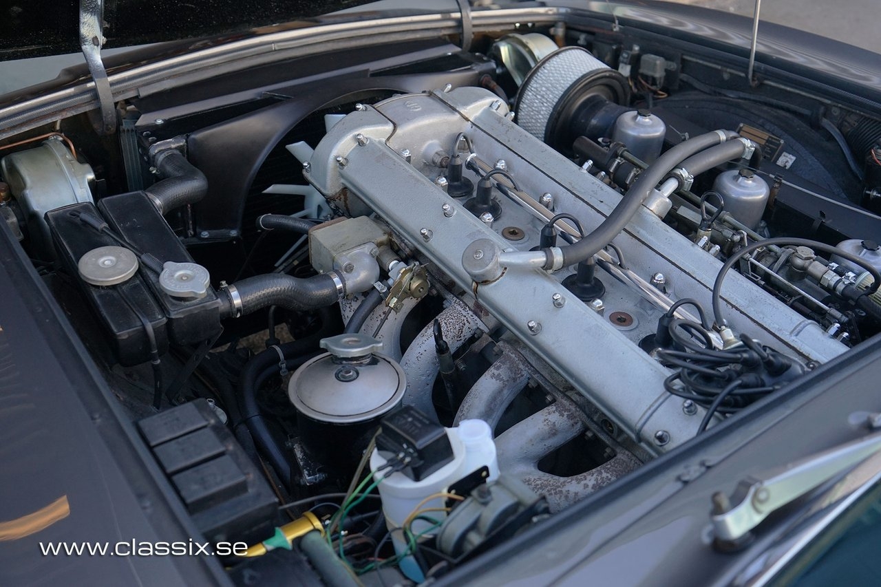 Aston Martin DBS 6 cyl 1972, bild 6/22