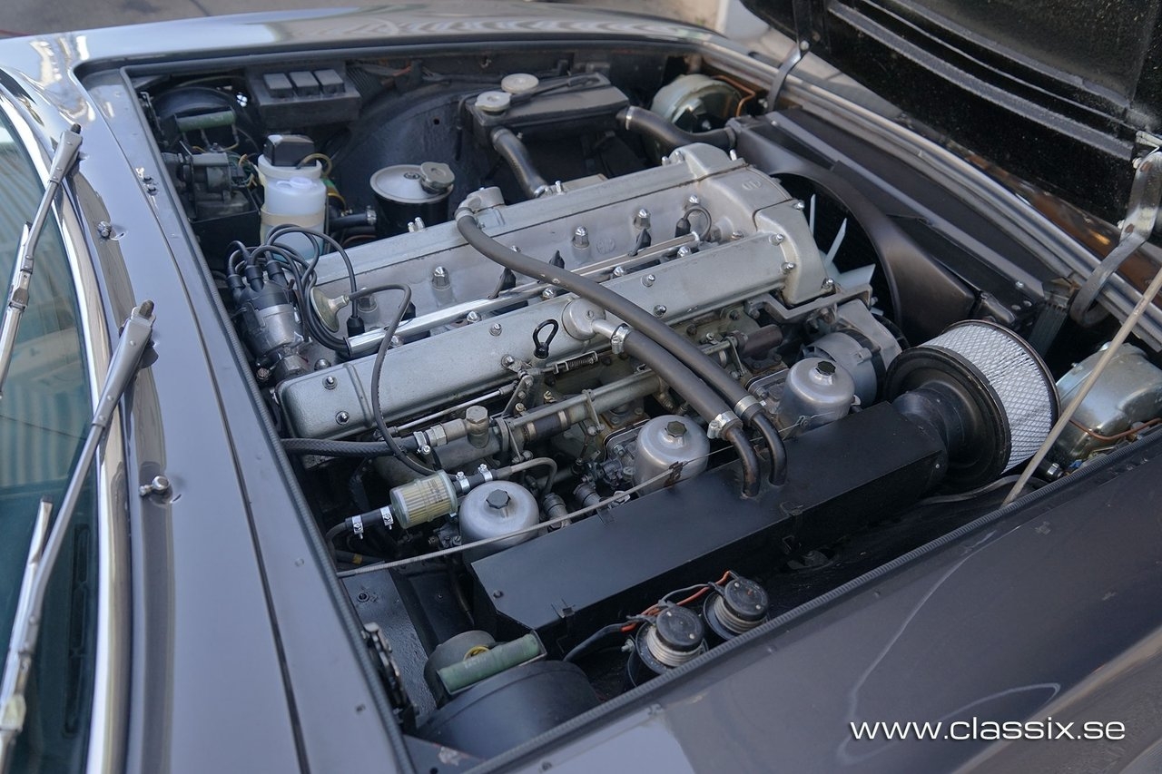 Aston Martin DBS 6 cyl 1972, bild 7/22