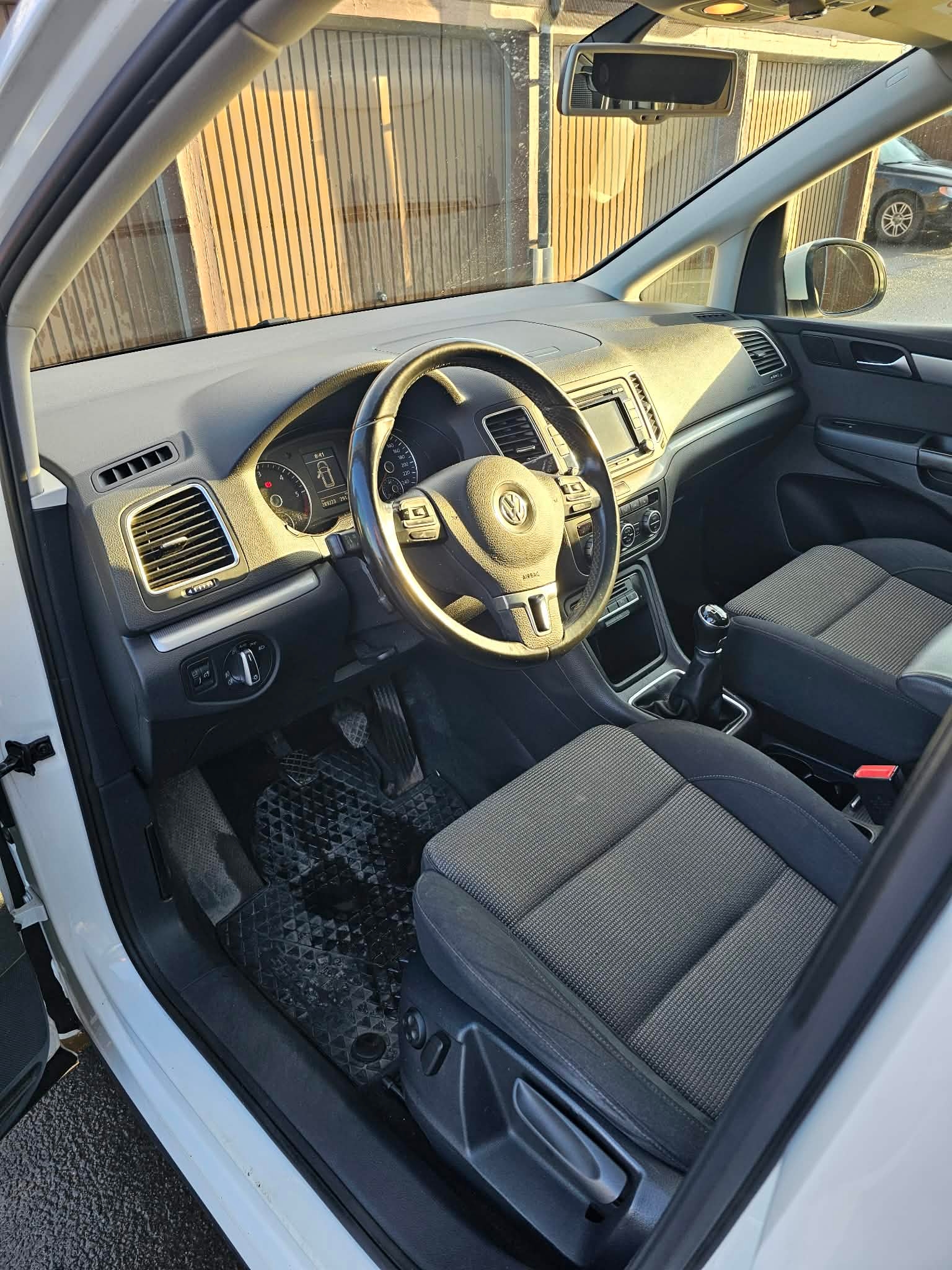 Volkswagen Sharan 2015, bild 5/7