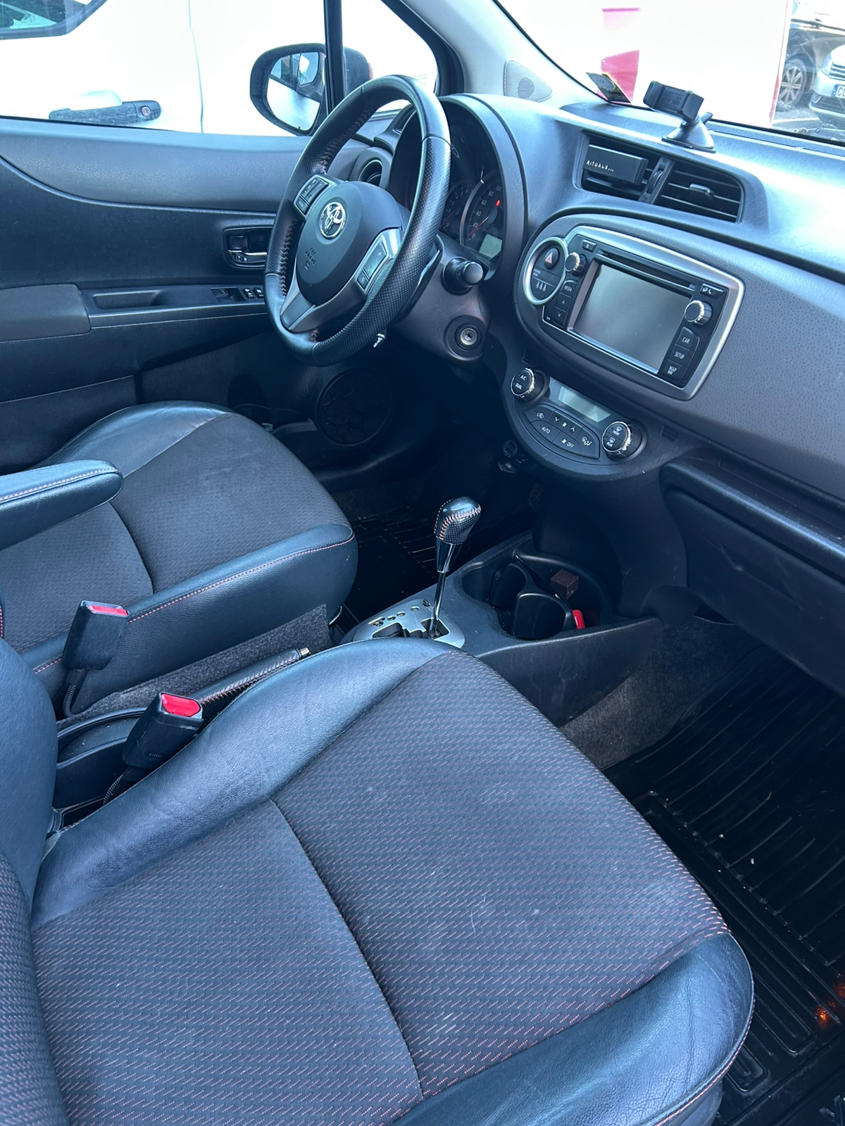 Toyota Yaris 2011, kuva 2/10