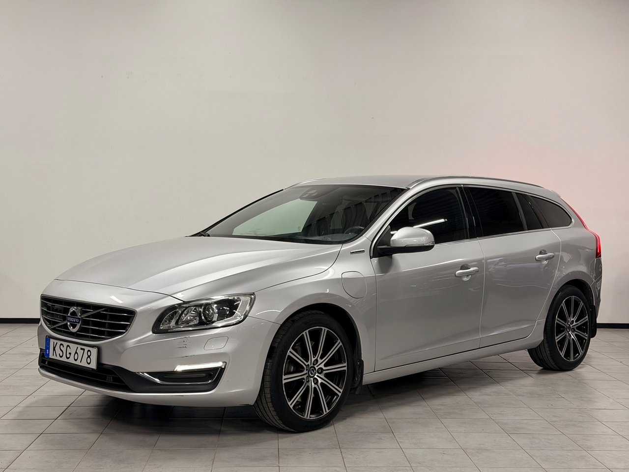 Volvo V60 2017, kuva 2/10