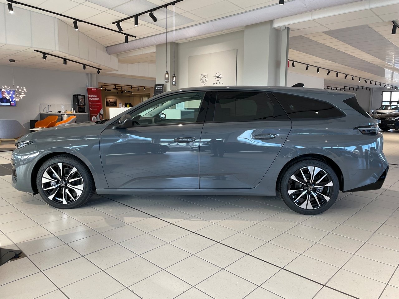 Peugeot 308 SW Hybrid 145 e-DSC ALLURE 2026, bild 7/10