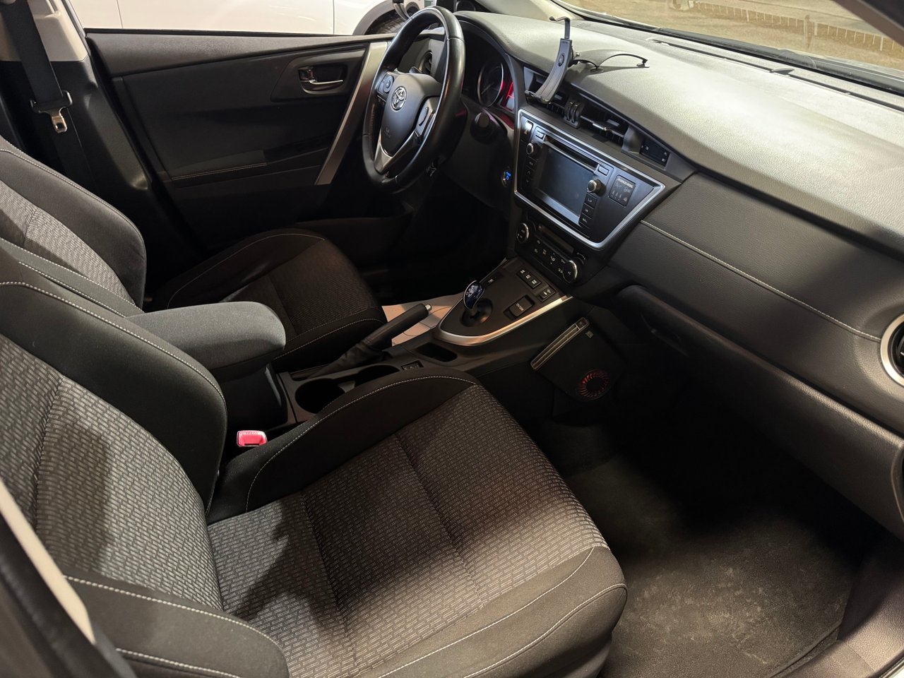 Toyota Auris 1.8 HSD Touring Sports 2015, bild 7/9