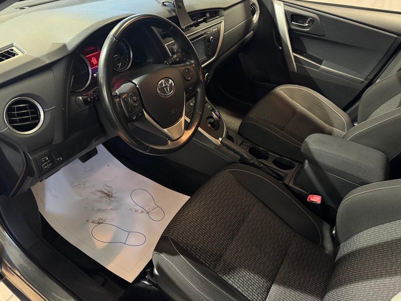 Toyota Auris 1.8 HSD Touring Sports 2015, bild 3/9