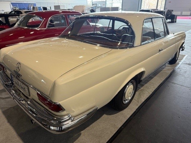 Mercedes-Benz W111 220 SE Coupé 1964, photo 3/6