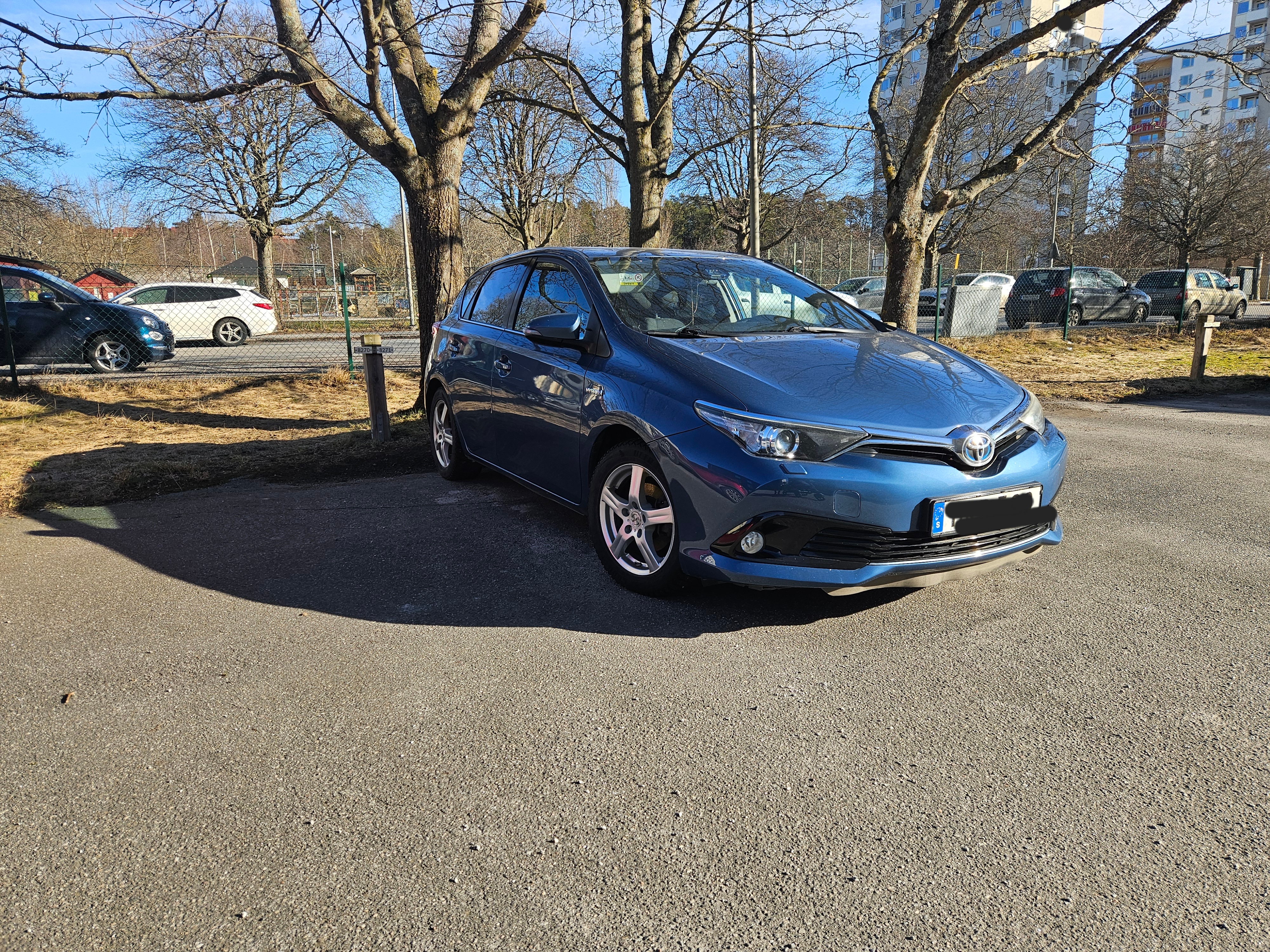 Toyota Auris 1.8 Hybrid 2016, bild 2/5