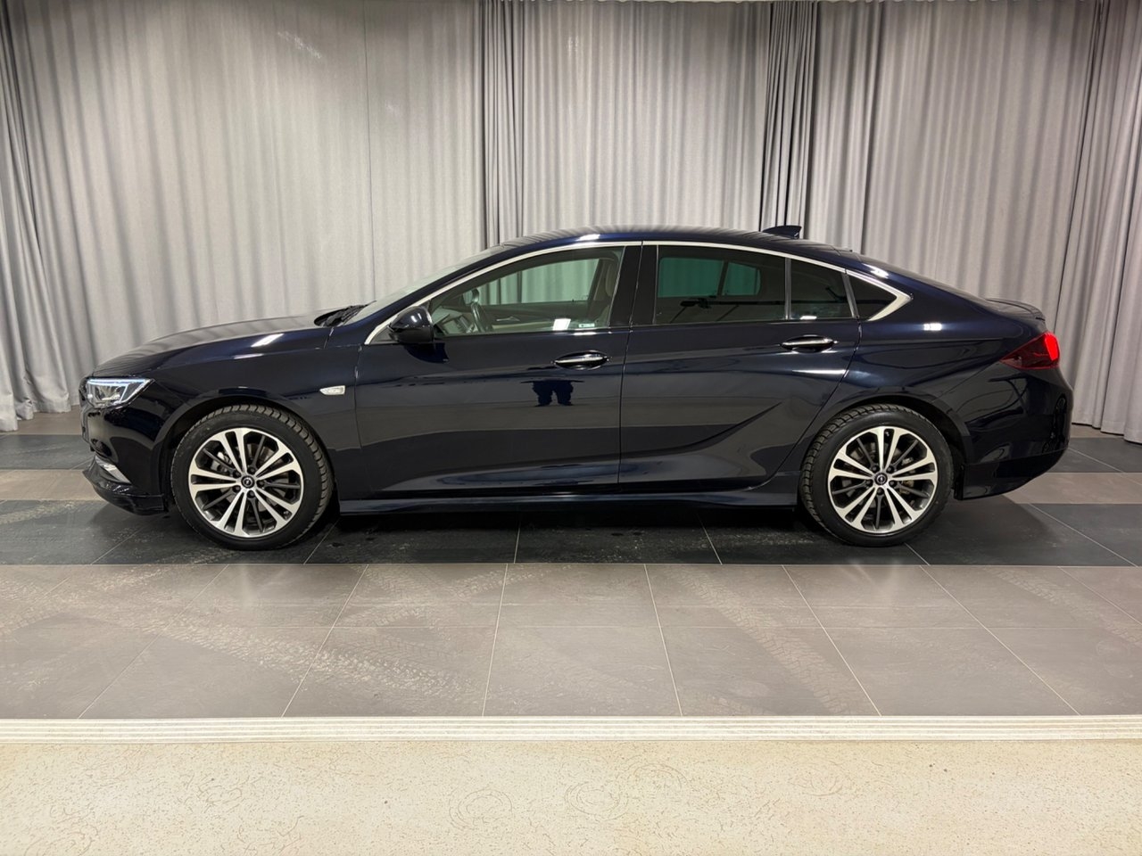 Opel Insignia 2018, bild 2/10
