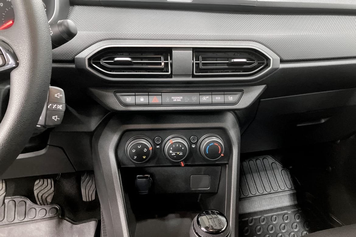 Dacia Sandero TCe 90 Essential IV 2023, bild 6/9