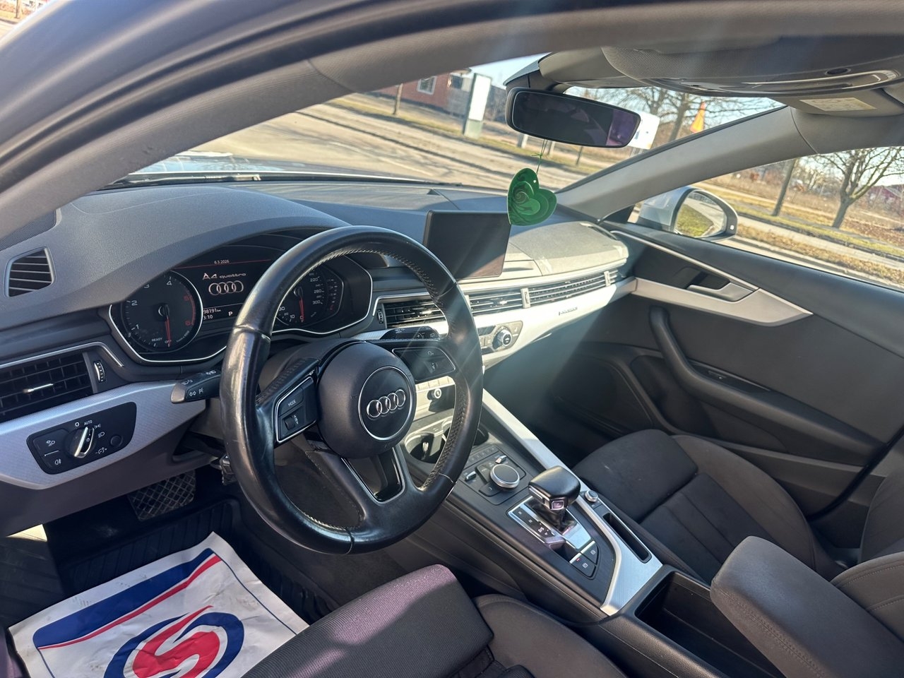 Audi A4 2017, photo 7/9