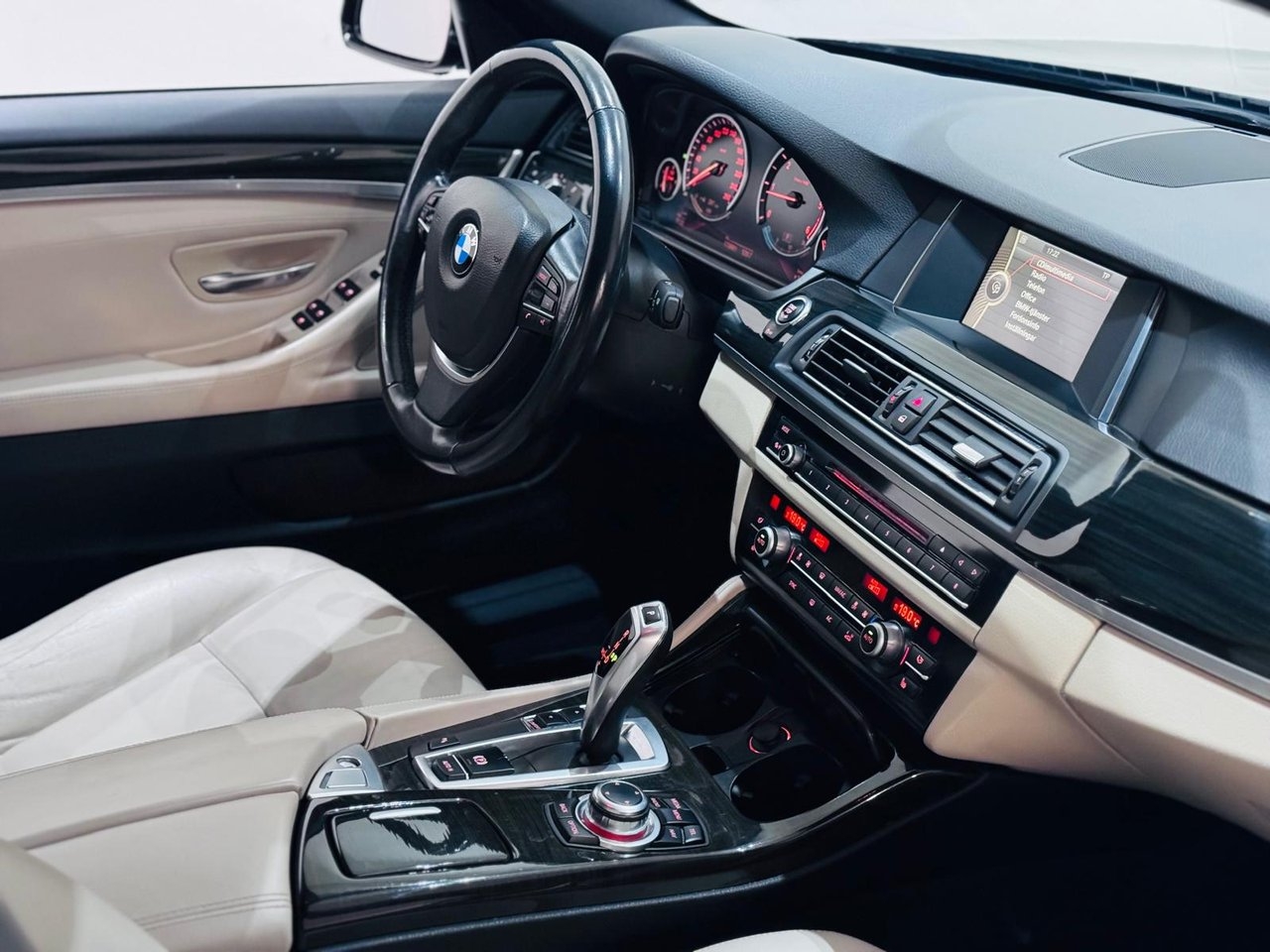 BMW 520 2014, bild 4/17