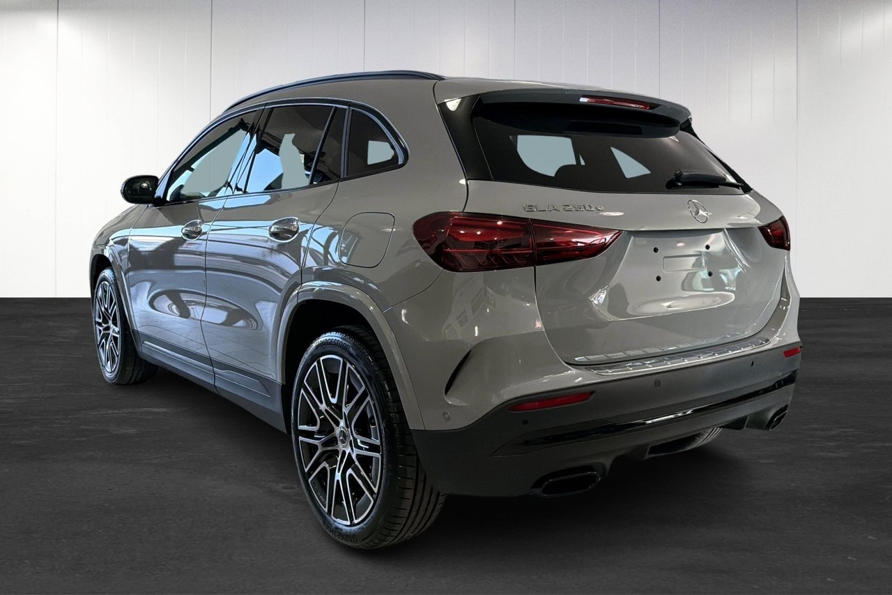 Mercedes-Benz GLA 250 e 2026, photo 3/10