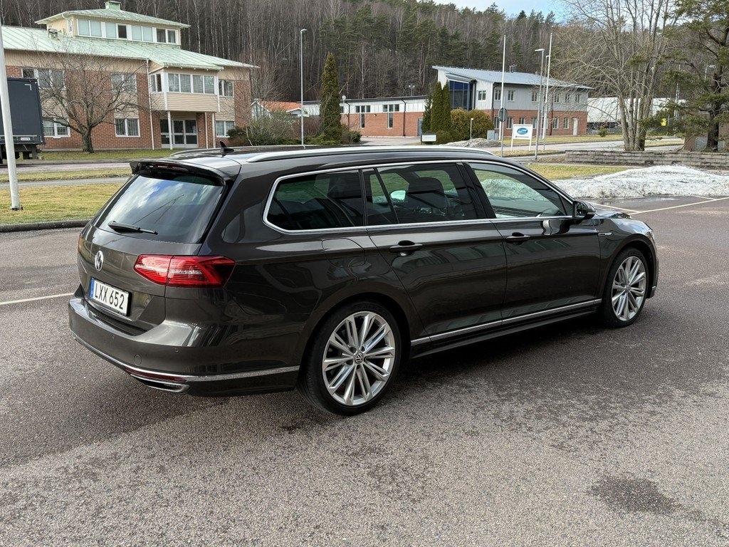 Volkswagen Passat 2016, photo 4/9