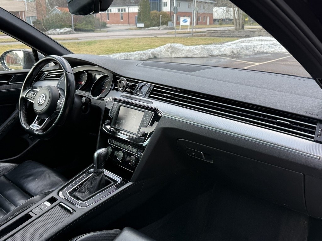 Volkswagen Passat 2016, photo 7/9
