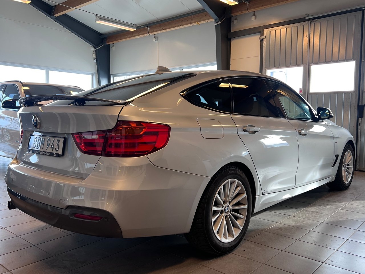 BMW 320 2015, bild 2/10