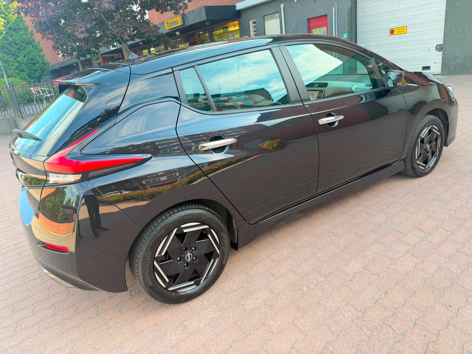 Nissan Leaf 2022, bild 2/10