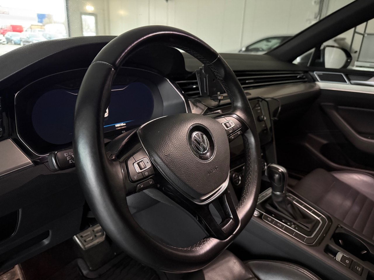 Volkswagen Passat 2019, bild 6/26