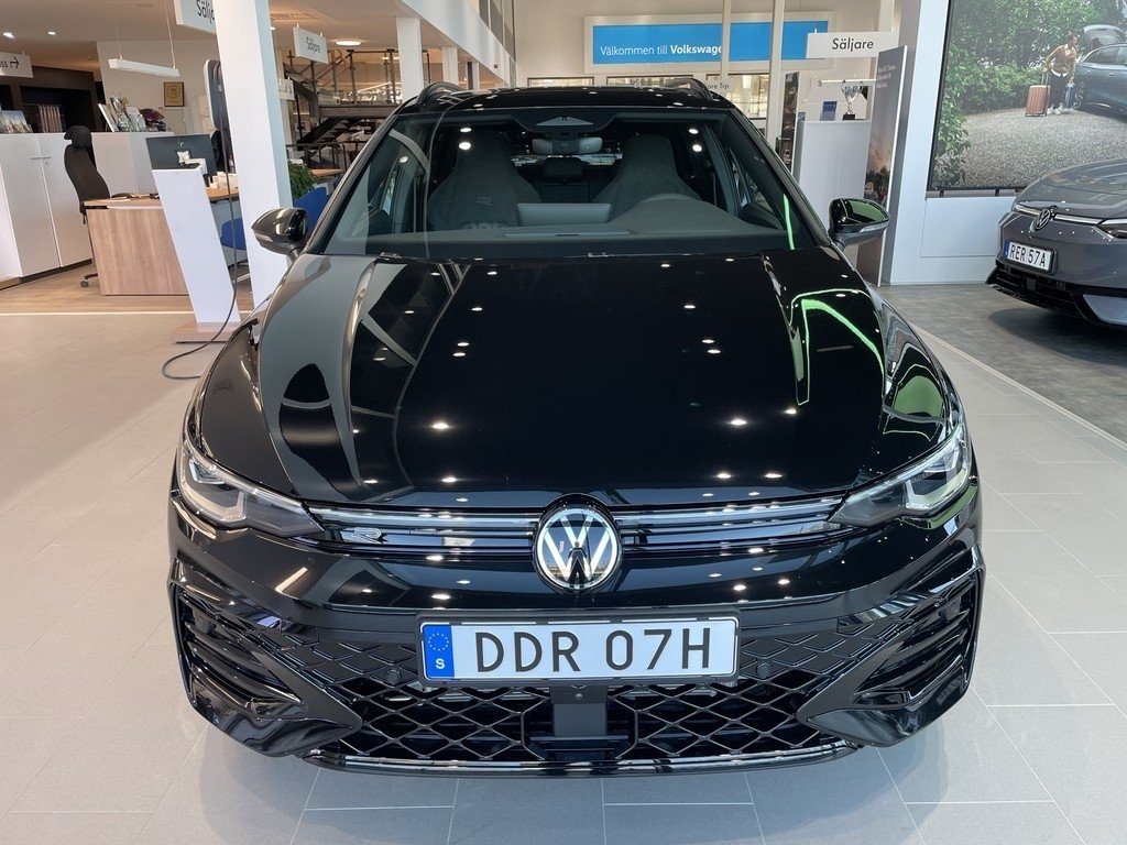Volkswagen Golf R-Line Edition 4 motion 2026, bild 2/16