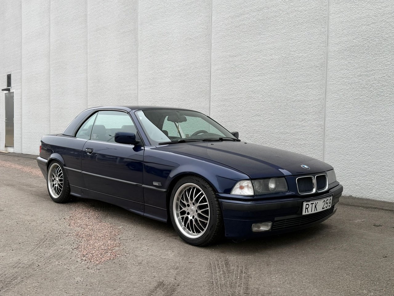 BMW 325 i Cab med Hardtopp 1993, kuva 2/11