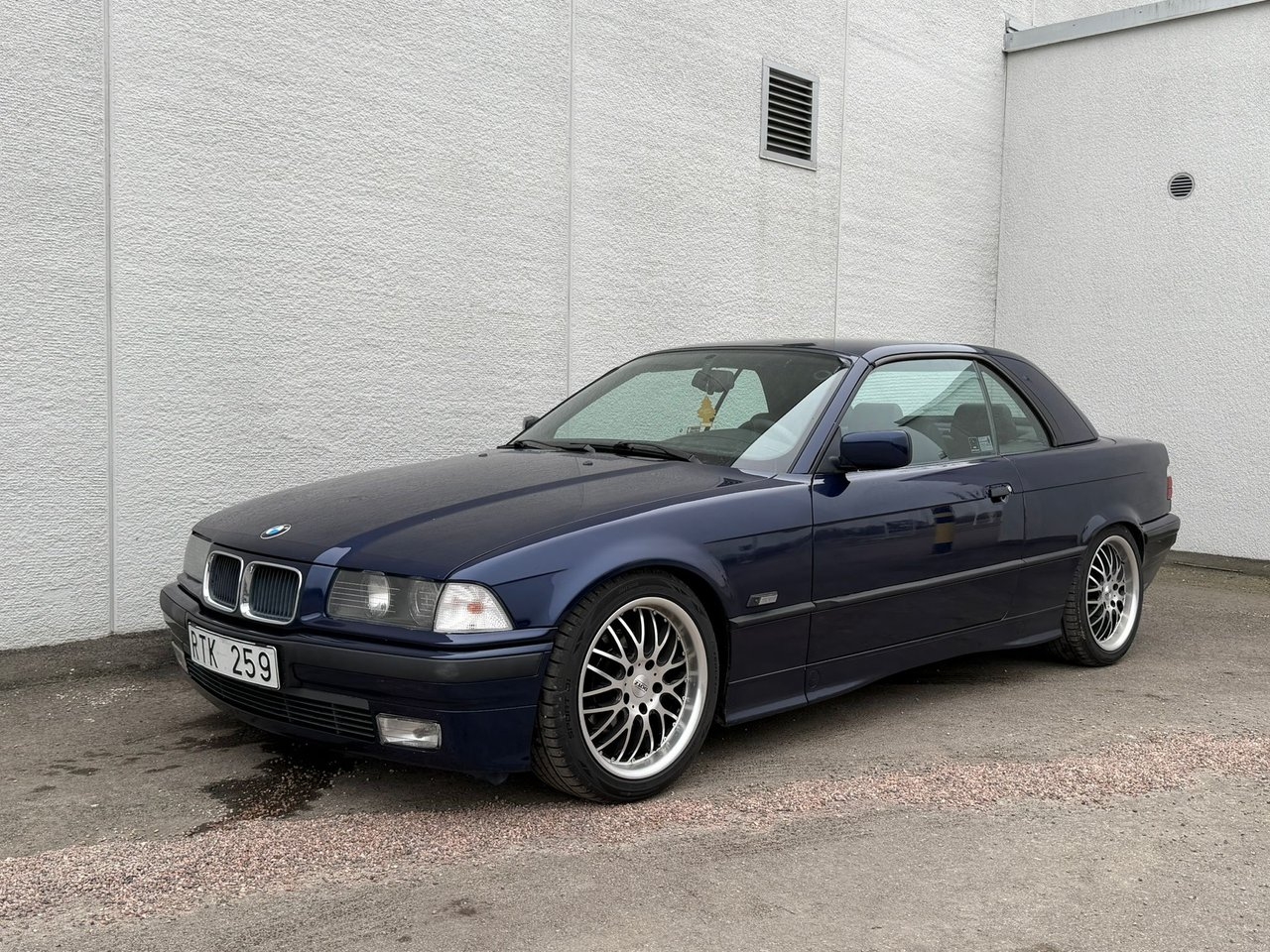 BMW 325
