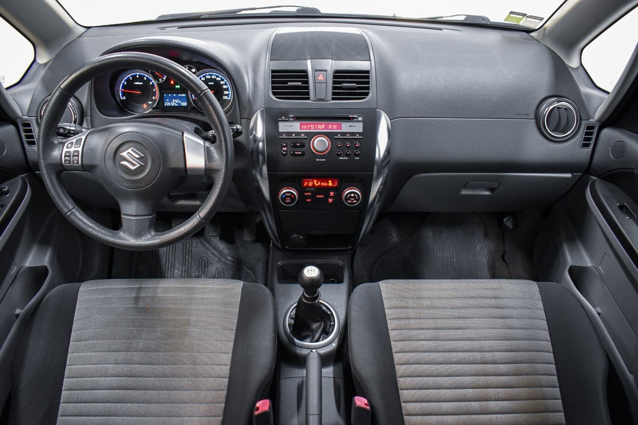 Suzuki SX4 2011, bild 2/10