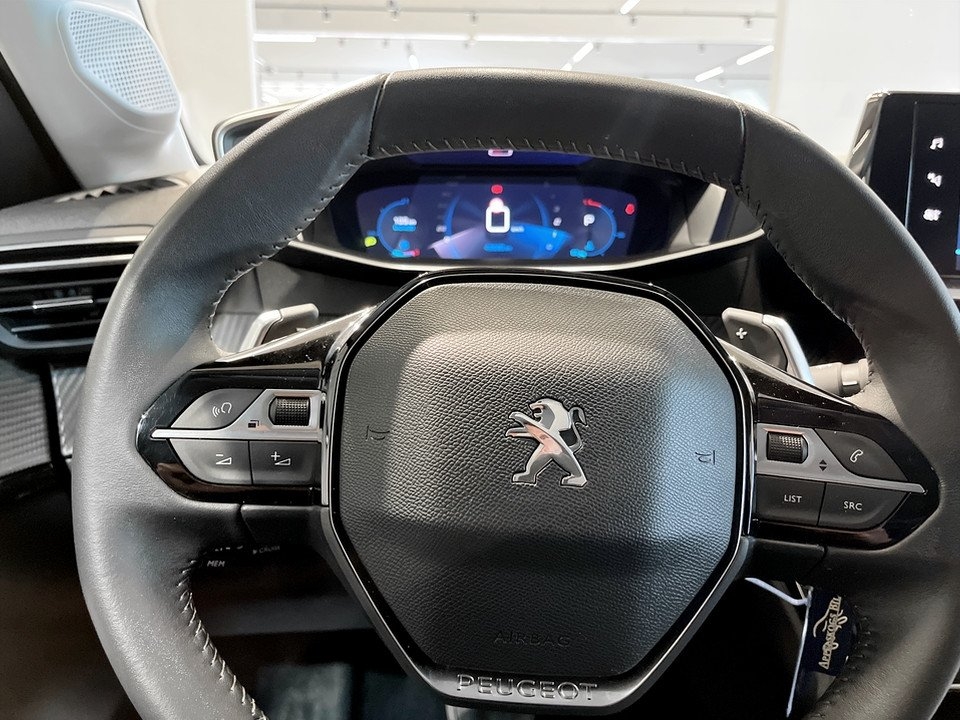 Peugeot 208 Allure Pack 1.2 PT 100hk Aut 2023, kuva 7/15