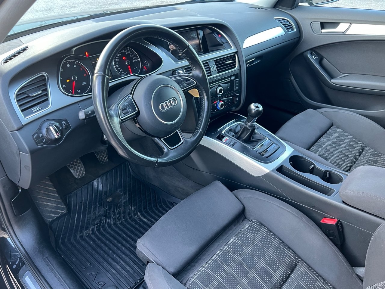 Audi A4 2012, bild 4/18