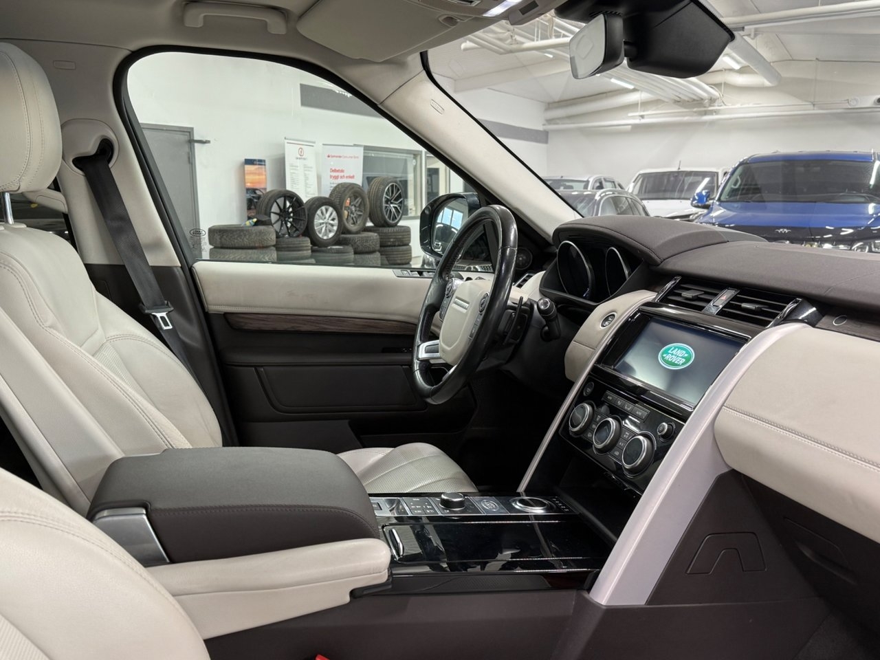 Land Rover Discovery 2017, kuva 5/10