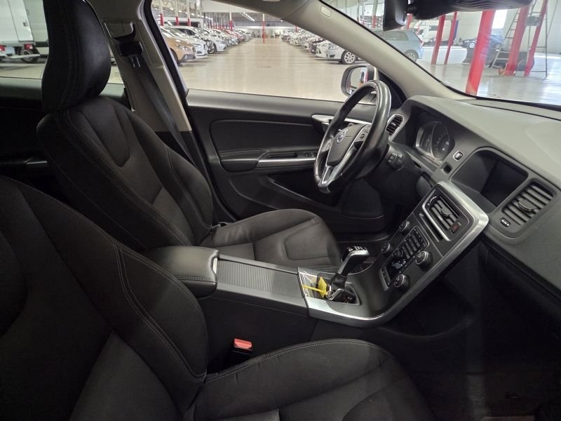 Volvo V60 2018, kuva 4/10