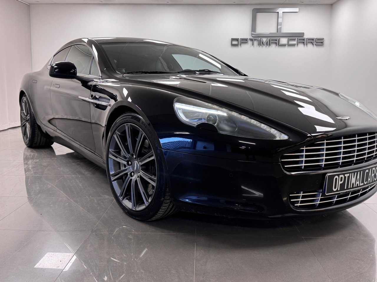 Aston Martin Rapide 2011, bild 2/10