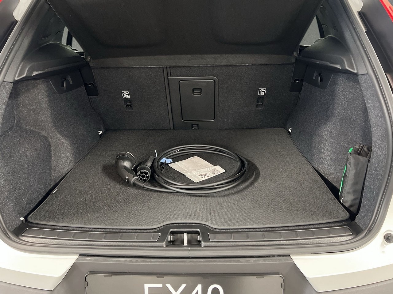 Volvo EX40 2027, bild 7/7