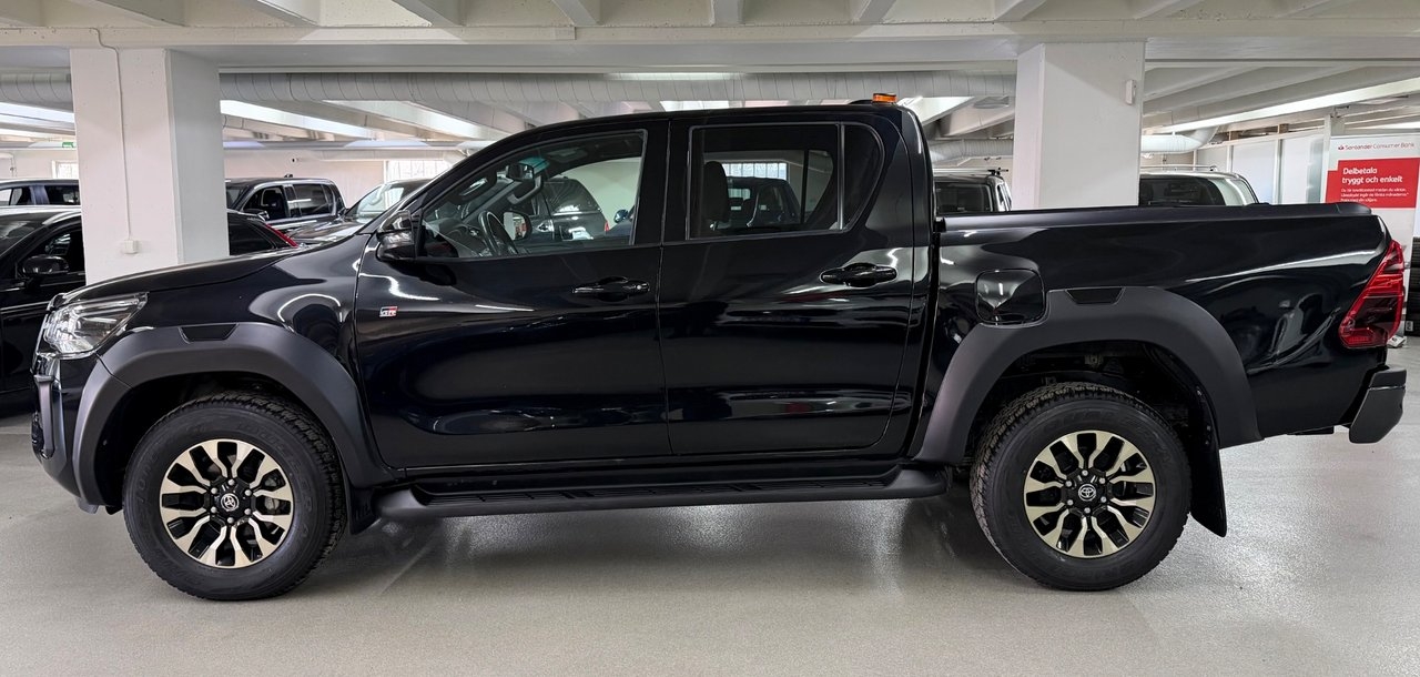 Toyota HiLux 2023, kuva 3/10