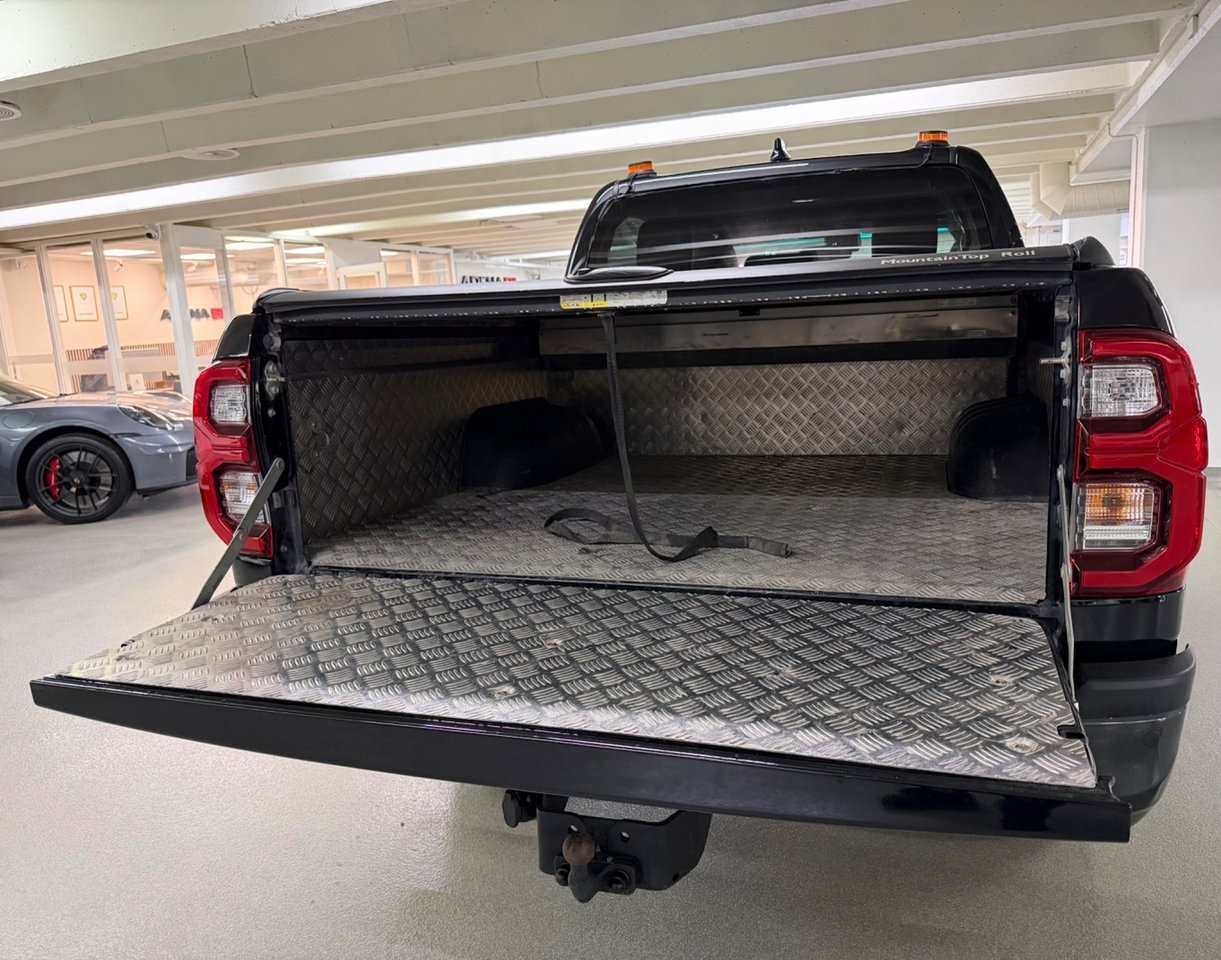Toyota HiLux 2023, kuva 5/10