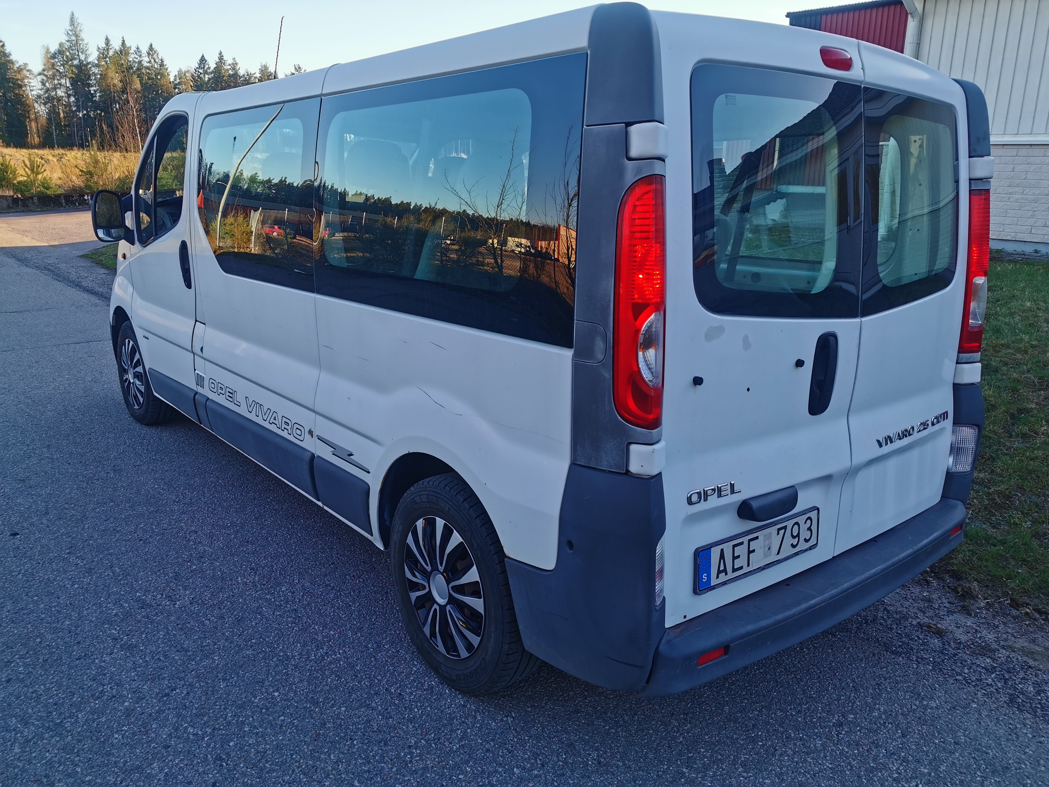 Opel Vivaro Kombi 2.9t 2.5 CDTI Manuell 2007, bild 3/10