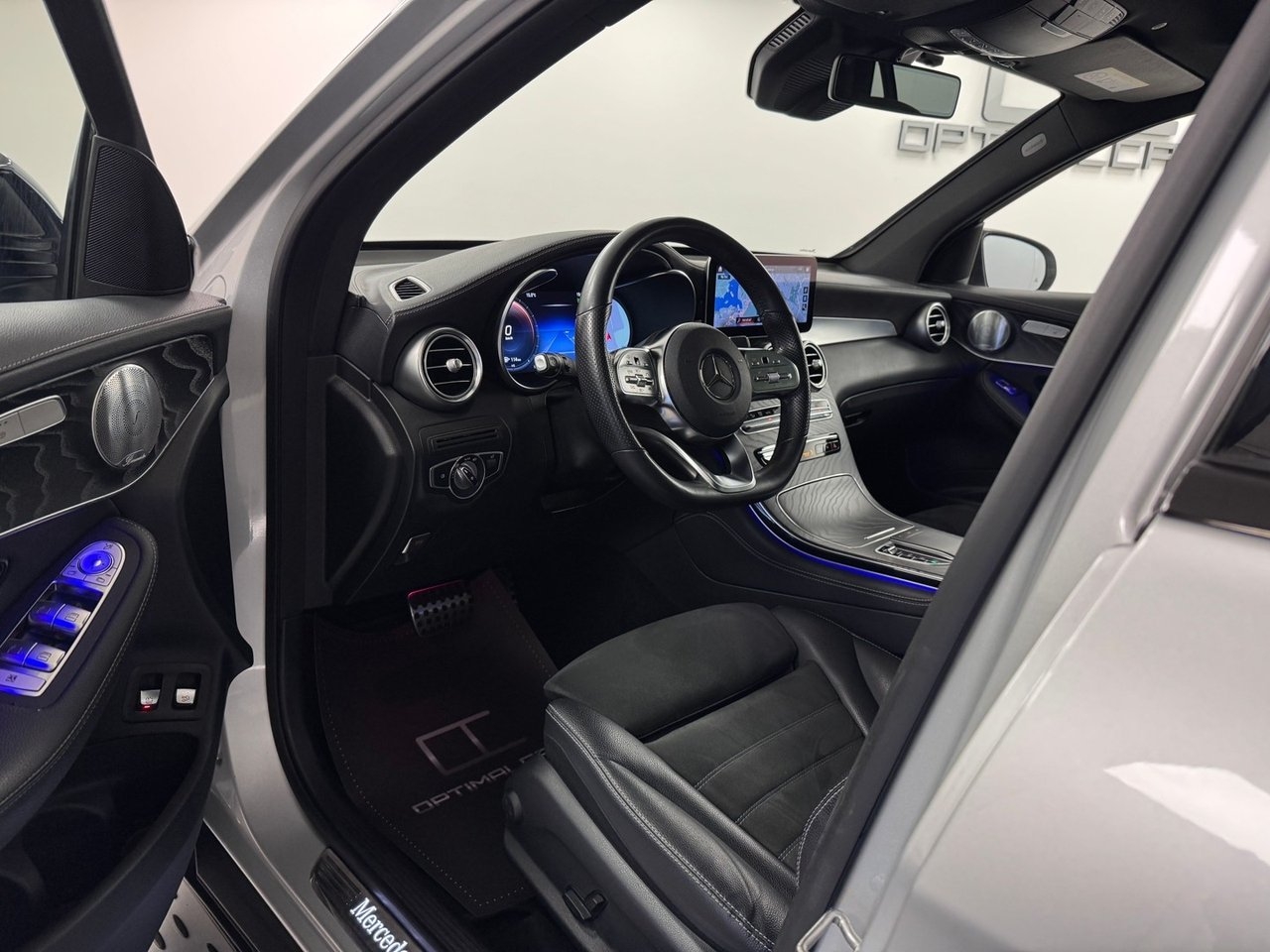 Mercedes-Benz GLC 300d Pano VC 2020, photo 6/10