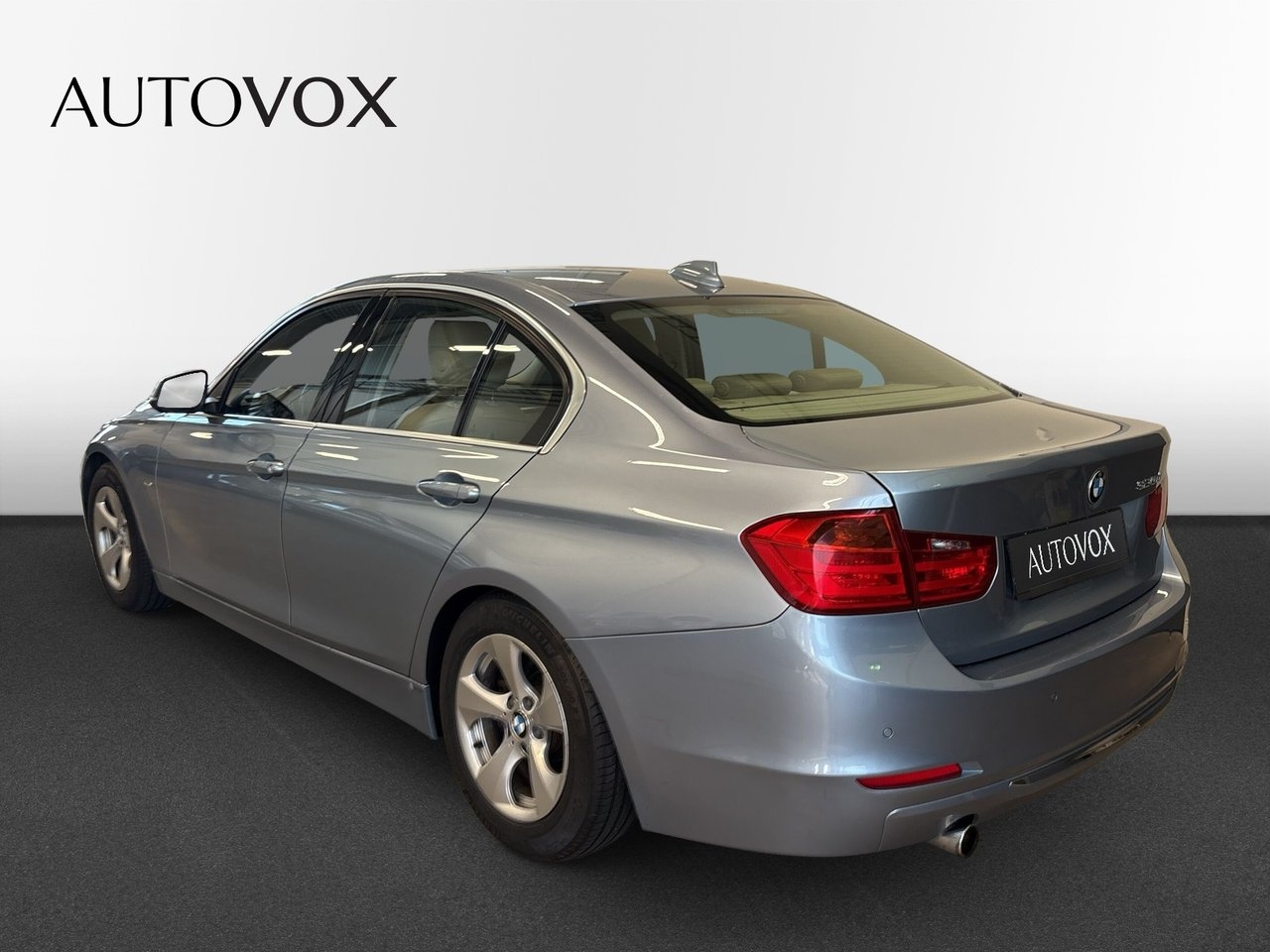 BMW 320 2012, bild 3/10