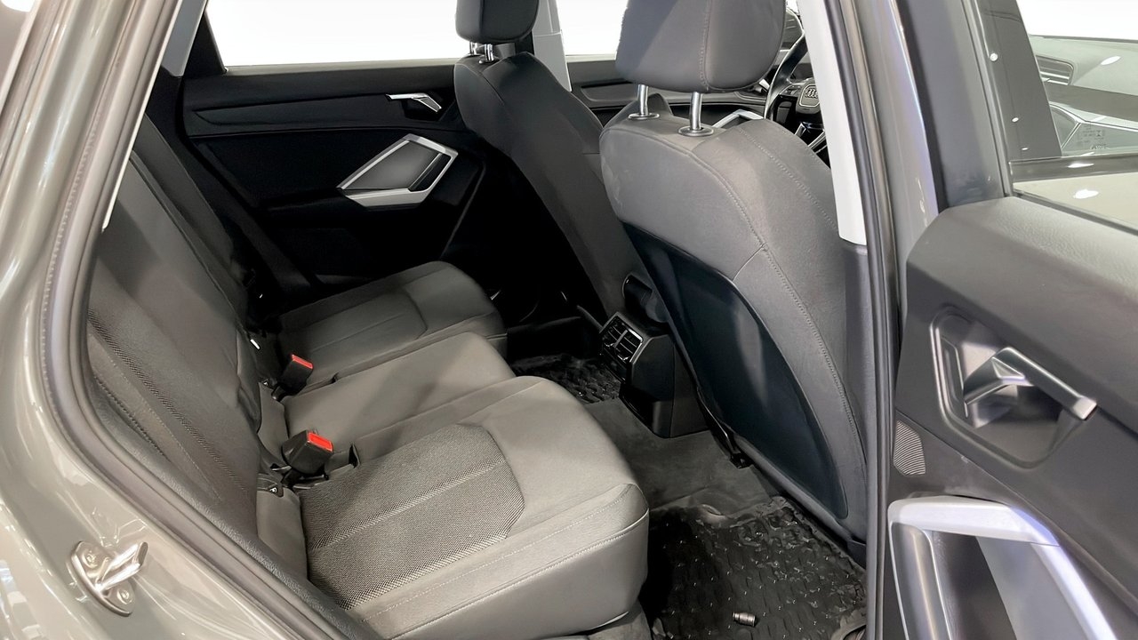Audi Q3 2021, photo 5/10