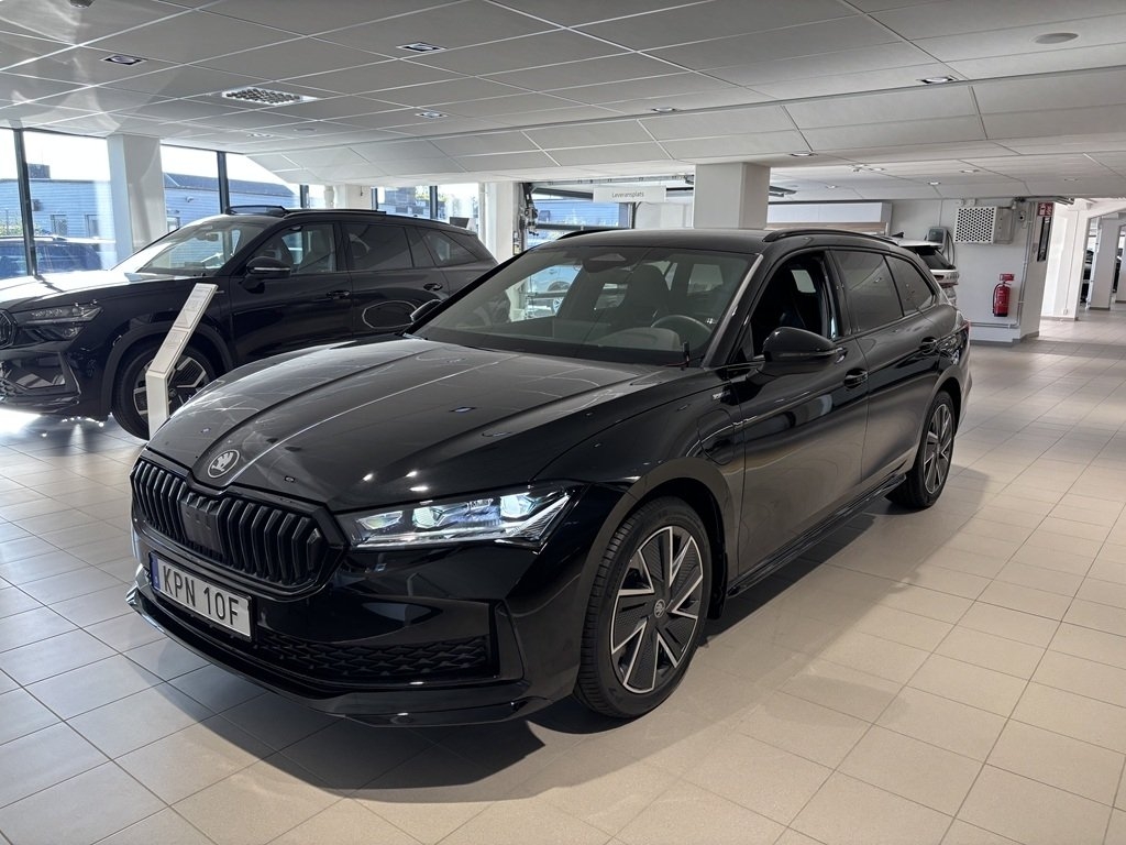 Skoda Superb 2026, photo 2/7