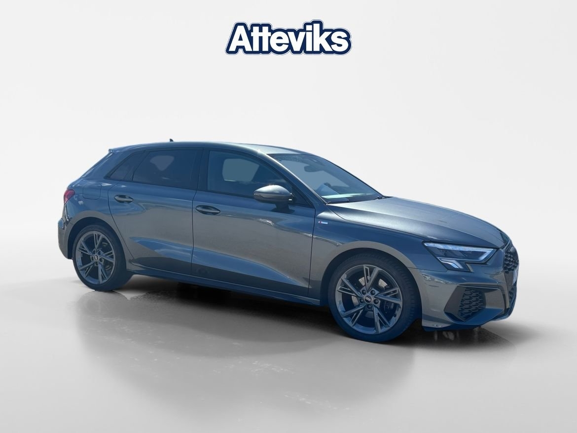 Audi A3 S line interiör 2023, photo 2/17
