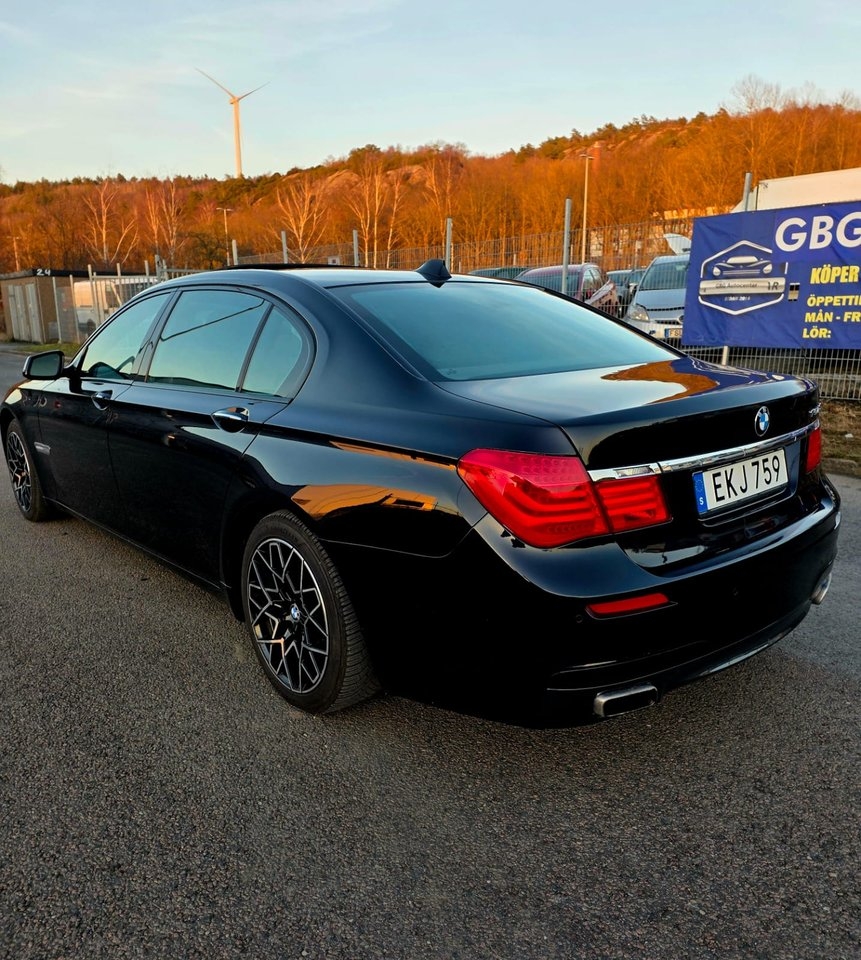 BMW 750 2011, kuva 4/31