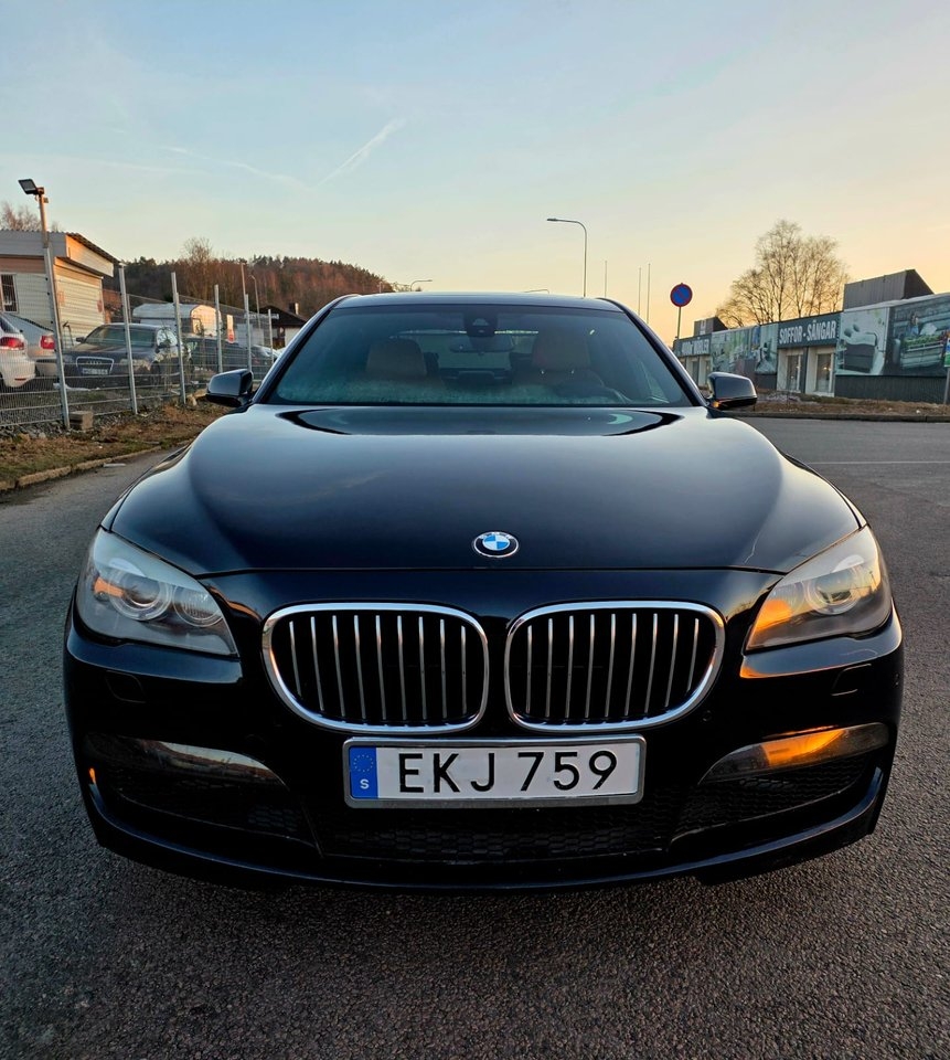 BMW 750 2011, kuva 6/31