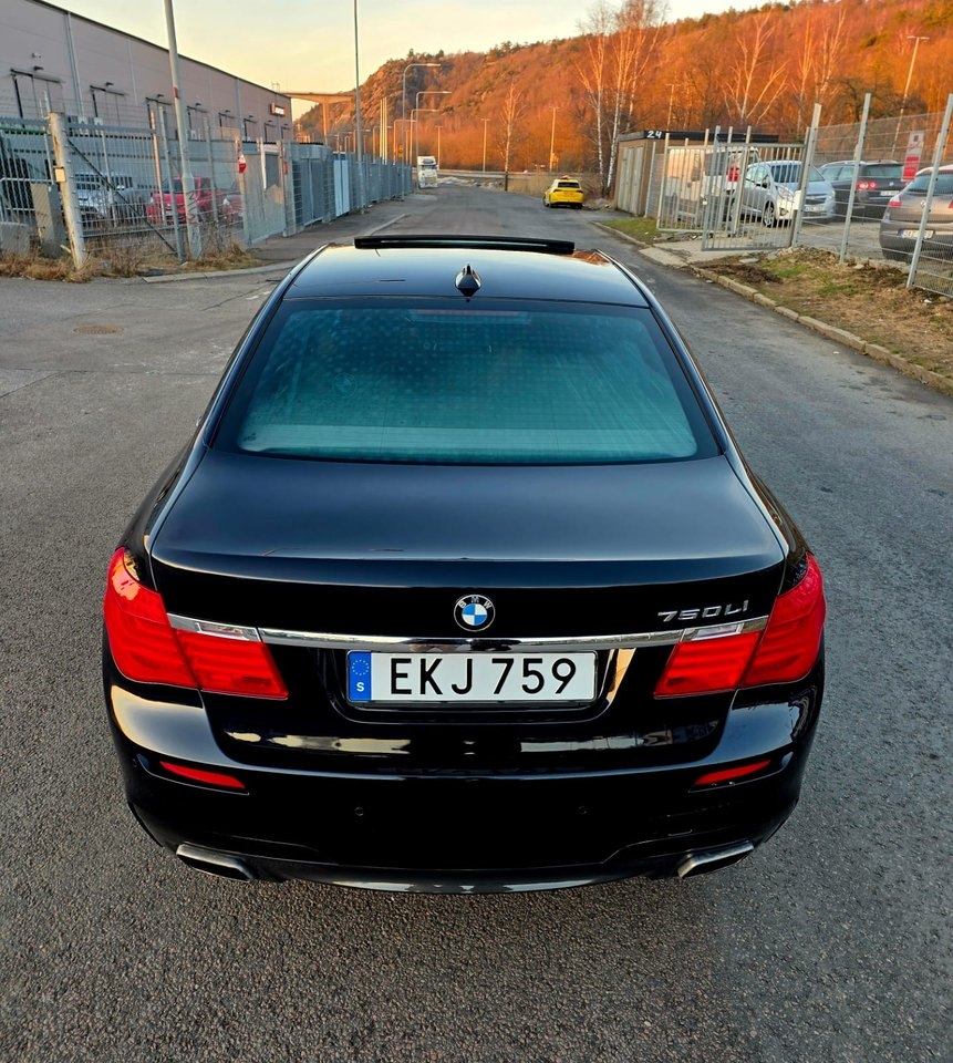 BMW 750 2011, kuva 3/31