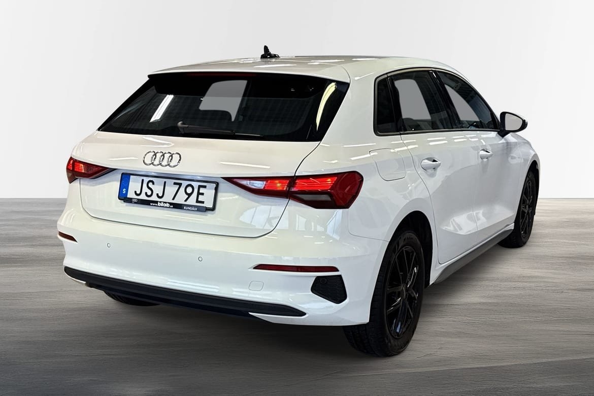 Audi A3 Manuell, 110hk, 2023 6 växlar 2023, bild 3/21