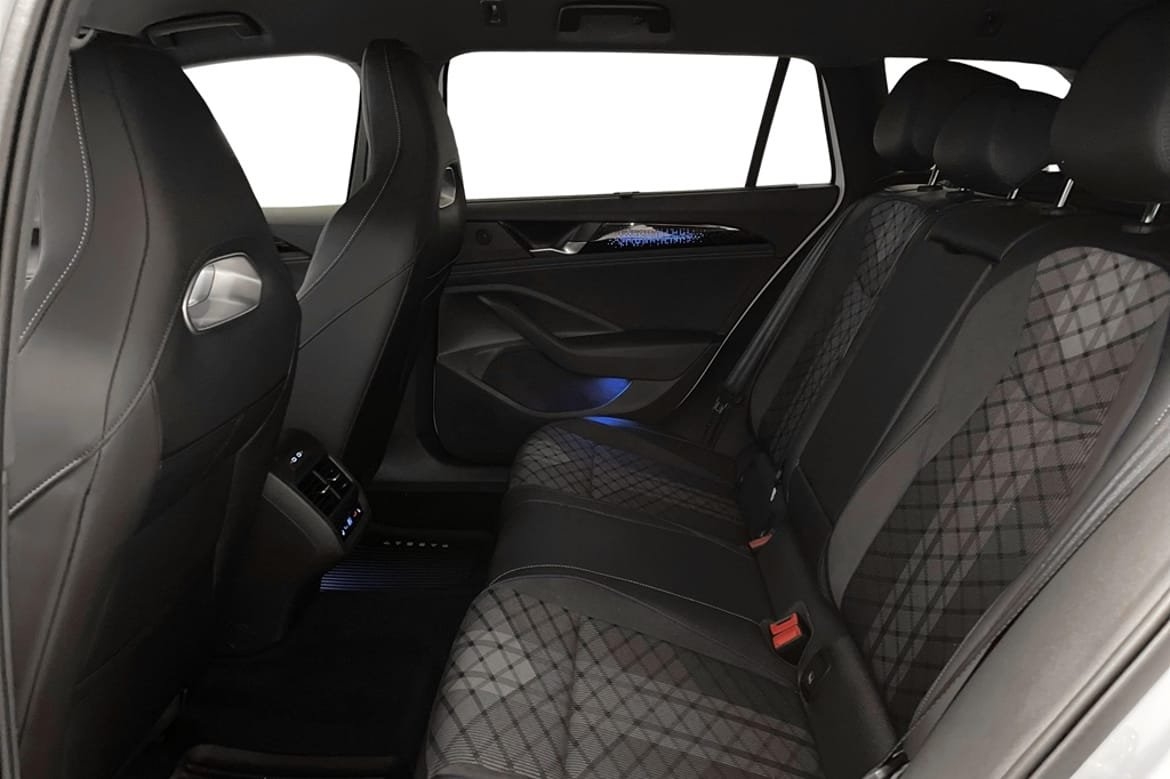 Volkswagen Passat 2025, bild 5/10