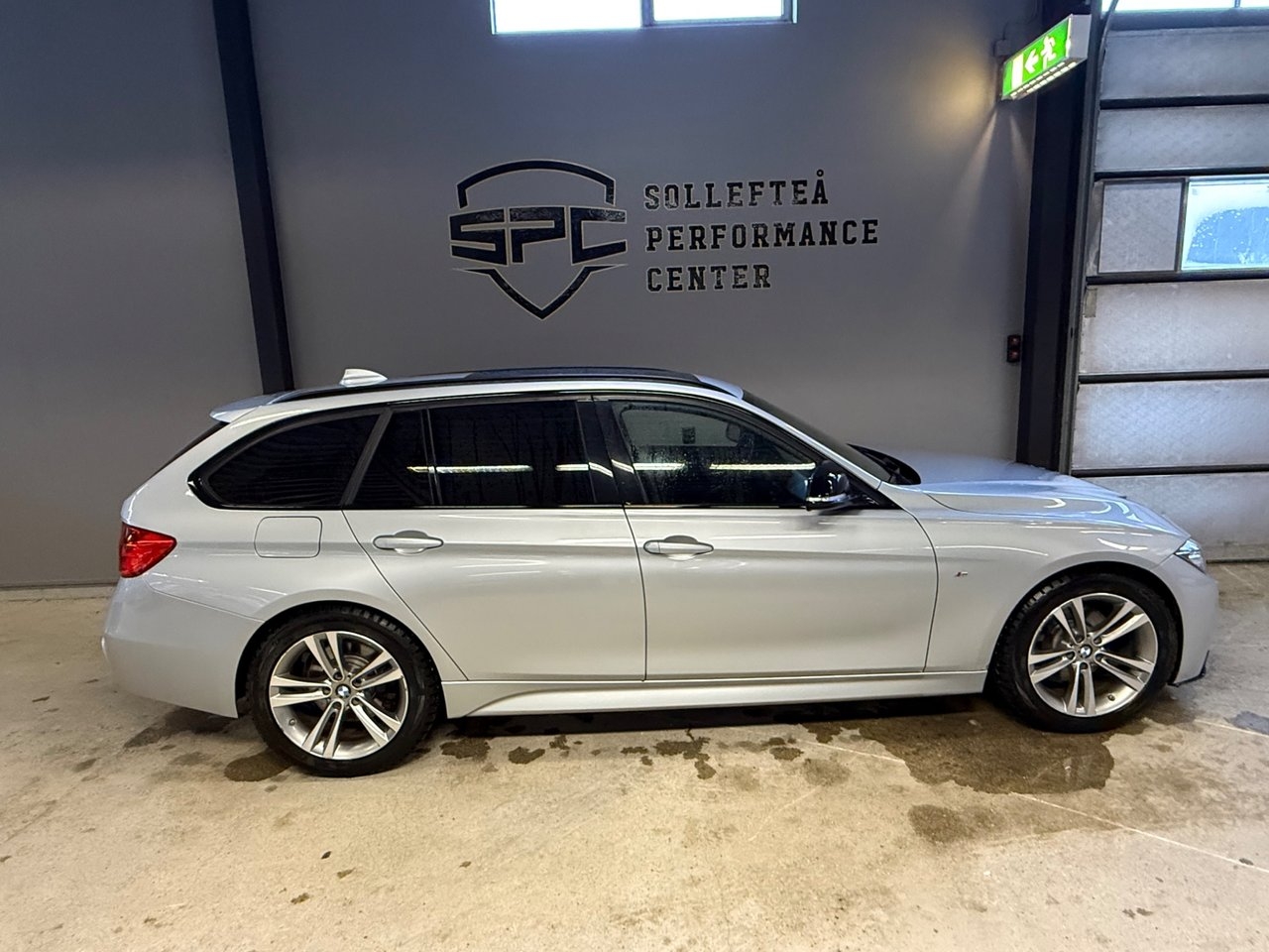 BMW 330 2015, bild 2/13