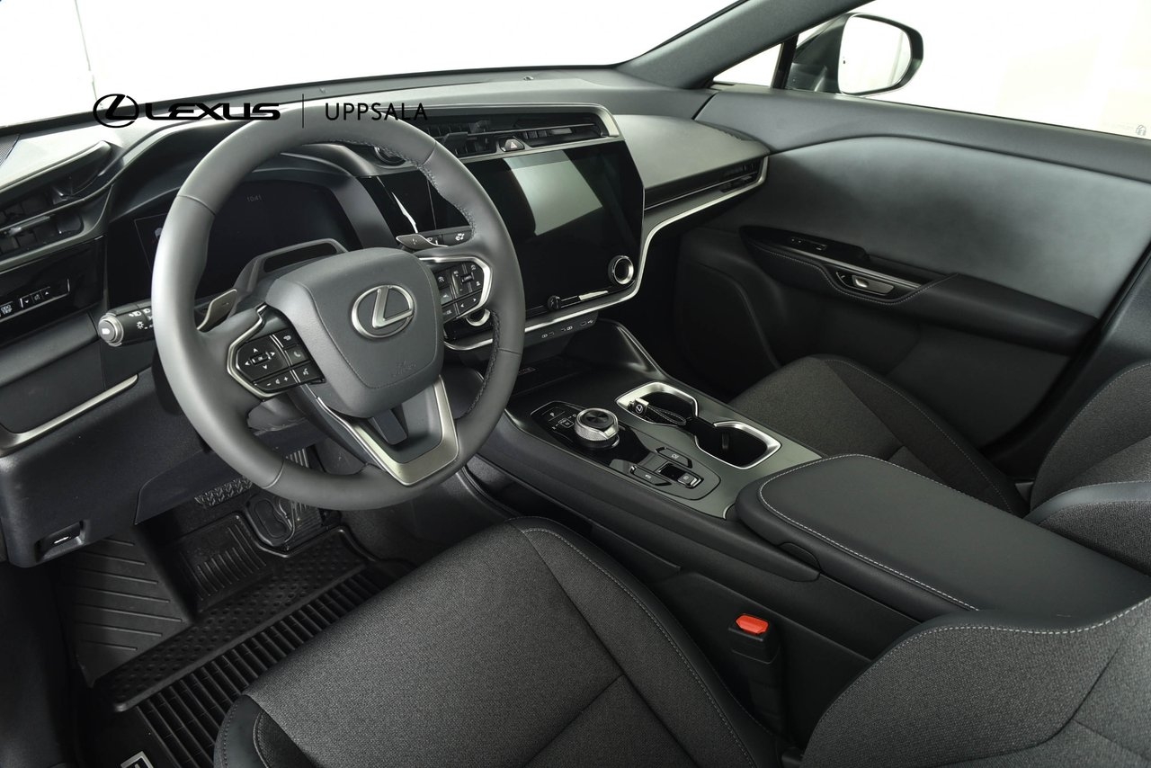 Lexus RZ 300e Comfort 2025, kuva 6/21
