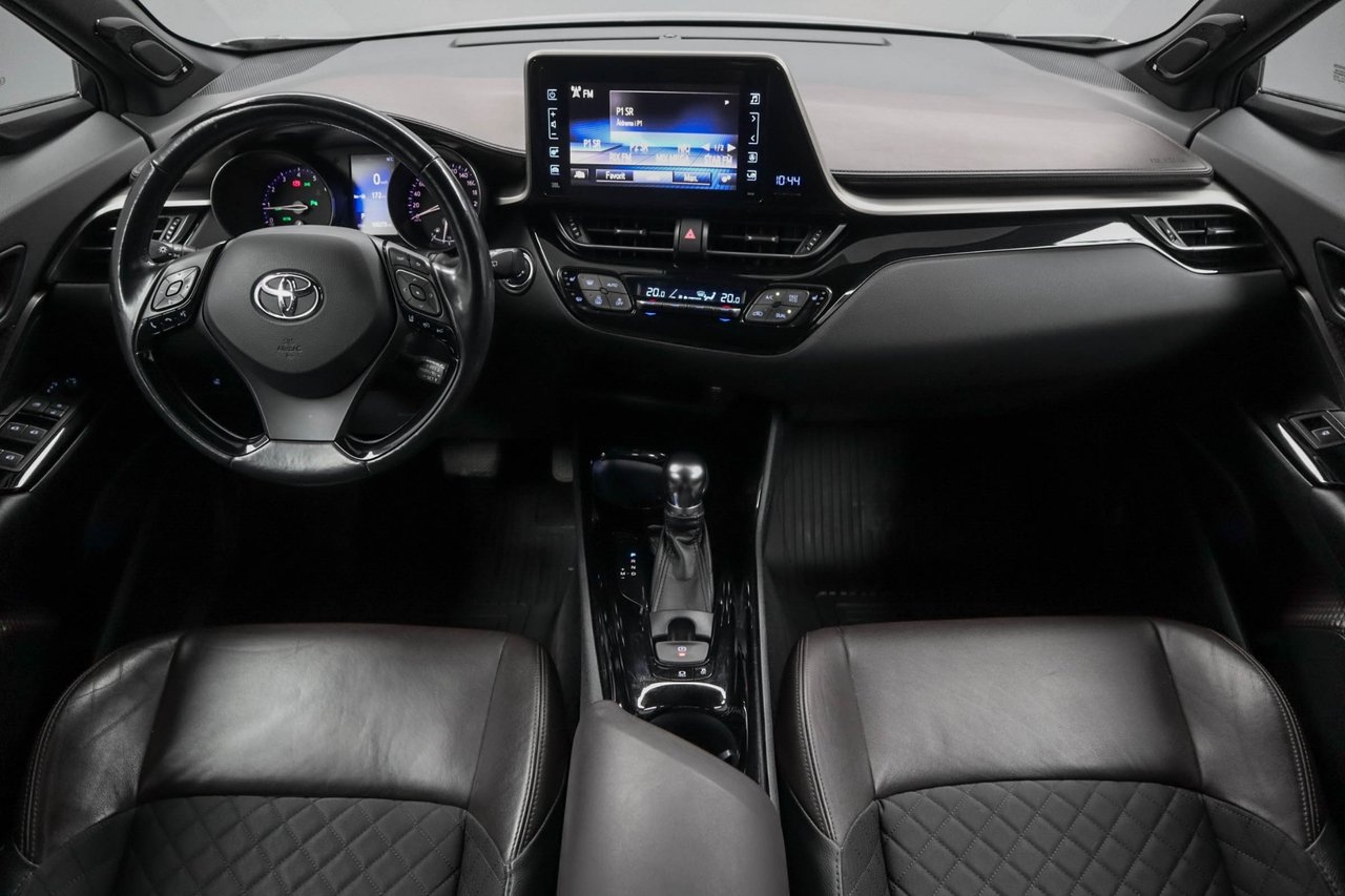 Toyota C-HR 2017, bild 2/10