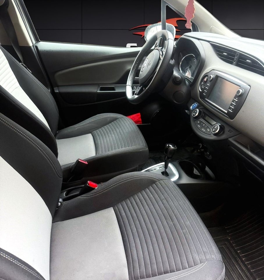 Toyota Yaris 2017, bild 6/7