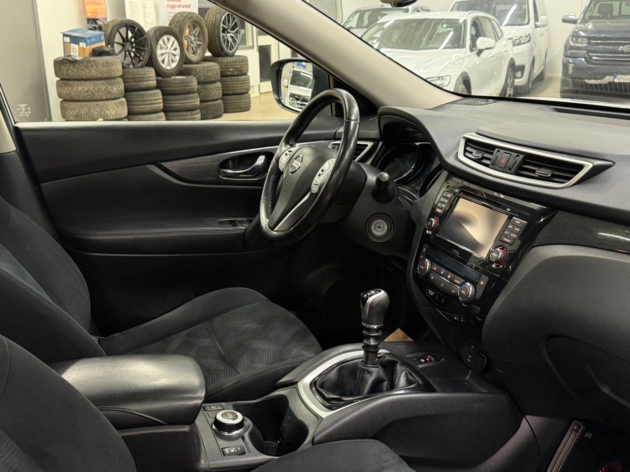 Nissan X-Trail 2016, bild 5/17